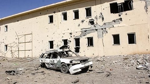 कार ध्वस्त अवस्था में