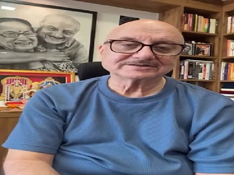 ओटीटी पर रिलीज हो रही अनुपम खेर की