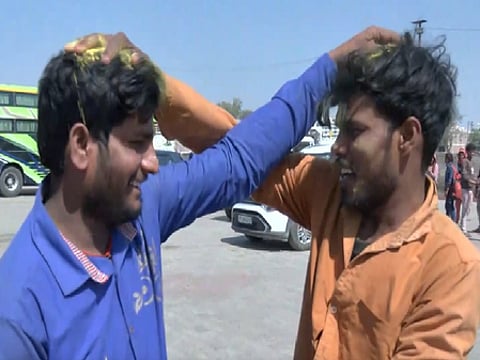 मथुरा-वृंदावन की कुंज गलियों में होली का उल्लास, प्रेम भरी होली खेलने के लिए पहुंच रहे भक्त