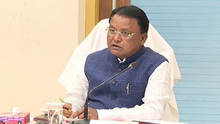 मध्य पूर्व में अशांति के बीच प्रवासी ओडिया लोगों की सुरक्षा पर उच्च स्तरीय बैठक आयोजित