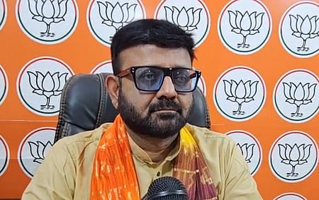 अमेरिका-इजरायल और ईरान को लेकर सोनिया गांधी के बयान पर प्रतुल शाहदेव ने साधा निशाना