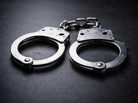 डाबरी पुलिस ने 24 घंटे में लुटेरे को किया गिरफ्तार; चाकू, स्कूटी और नकद बरामद