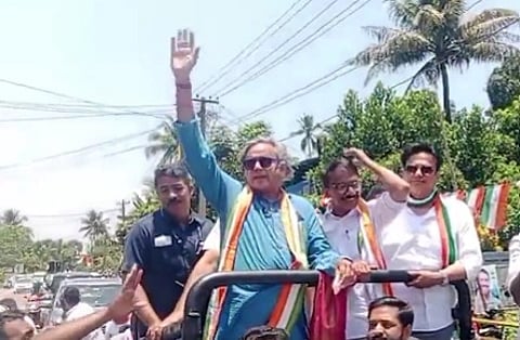 शशि थरूर ने केरल में