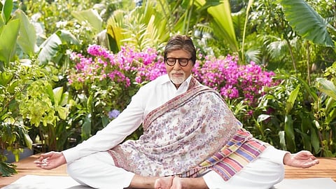 अमिताभ ने ब्लॉग में आगे कहा, ''जीवन में निश्चित उत्तर प्राप्त करना मुश्किल होता है। हर दिन, हर पल हमें दुनिया के अद्भुत और जटिल पहलुओं के बारे में सोचने पर मजबूर करता है, लेकिन उत्तर हमेशा सुनिश्चित नहीं होते।