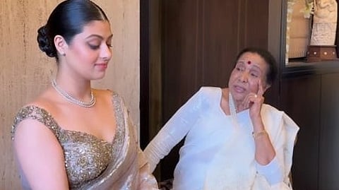 मेरी पूरी दुनिया चली गई, आशा भोसले को याद कर पोती जनाई भोसले हुई भावुक