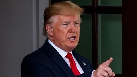 अमेरिका ने ओमान की खाड़ी में ईरान के जहाज को किया जब्त, ईरानी सेना ने मुंहतोड़ जबाव देने की दी चेतावनी