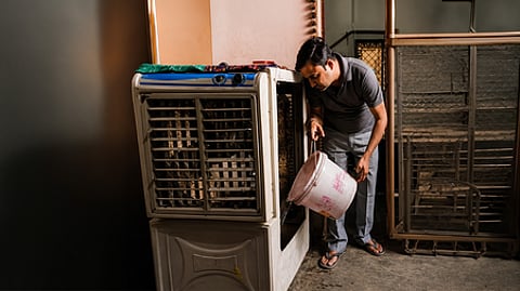 कूलर के पानी में डालें ये छोटी सी चीज, बदबू और मच्छरों से मिलेगी राहत