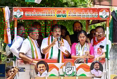 केरल: कांग्रेस ने चुनाव आयोग पर राजनीतिक दलों के साथ भेदभाव का आरोप लगाया