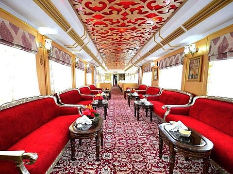 “पैलेस ऑन व्हील्स” (Palace on Wheels)