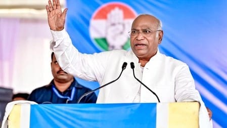 मल्लिकार्जुन खड़गे की अपील- बंगाल में दूसरे चरण के मतदान में बिना डर के करें वोट, युवाओं से बढ़-चढ़कर भागीदारी का आग्रह