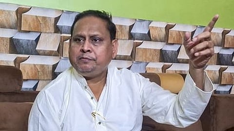 आम जनता उन्नयन पार्टी (एजेयूपी) के प्रमुख और विधायक हुमायूं कबीर ने बड़ा बयान दिया है। उन्होंने बुधवार को कहा कि वे पश्चिम बंगाल की नई भाजपा सरकार के फैसलों से पूरी तरह सहमत है।