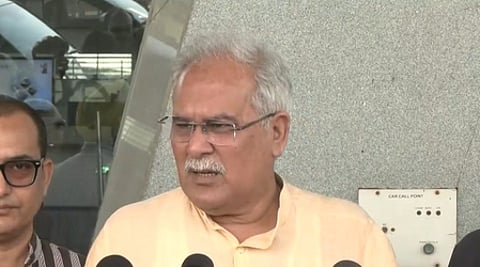 'वंदे मातरम' विवाद पर भूपेश बघेल का पलटवार, 'मंत्रियों को पूरा गीत गाने को कहें मुख्यमंत्री साय'