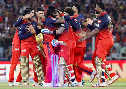 IPL 2026: RCB की ऐतिहासिक जीत पर बधाइयों की बौछार, देशभर में जश्न