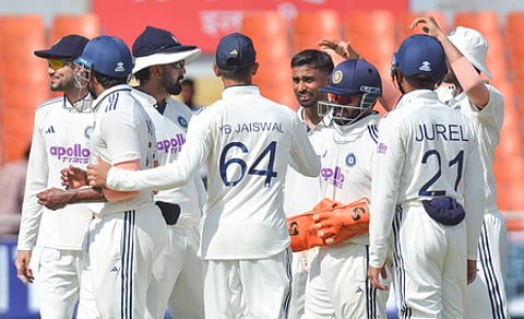 डेब्यू मैच में ही अबूझ पहेली बने मानव सुथार, पहली पारी में 152 रनों पर सिमटी अफगानिस्तान टीम