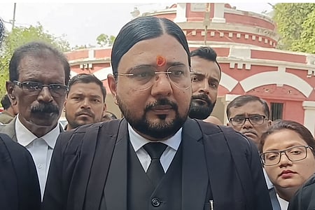 खान सर बहुत बड़े कलाकार, स्क्रिप्टेड स्टोरी से रोशन आनंद को फंसाया: अधिवक्ता निरंजन कुमार सिंह