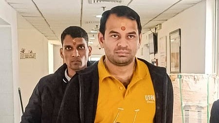 बिहार: अनुष्का यादव के घर में जबरदस्ती घुसने के मामले में तेज प्रताप के खिलाफ एफआईआर