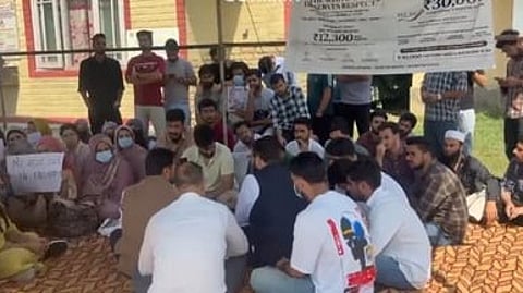 जम्मू-कश्मीर में मेडिकल इंटर्न की भूख हड़ताल दूसरे दिन भी जारी, स्टाइपेंड बढ़ाने की मांग