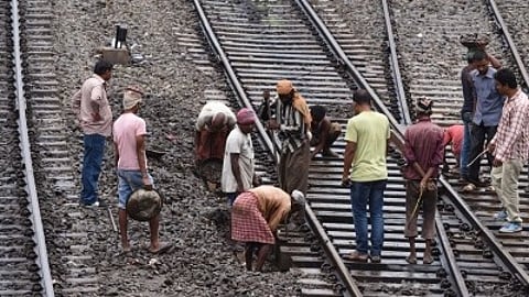 कैबिनेट ने 10,021 करोड़ रुपए की 5 मल्टीट्रैकिंग प्रोजेक्ट्स को दी मंजूरी, तमिलनाडु से तेलंगाना तक बढ़ेगी रेलवे कनेक्टिविटी