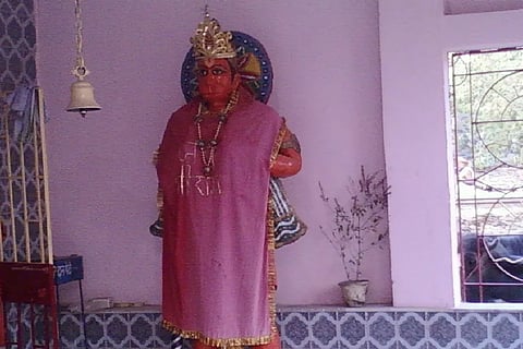 हनुमान जी एवं मां दुर्गा की प्रतिमा को तोड़ने की है खबर। (प्रतीकात्मक चित्र - Wikimedia Commons)