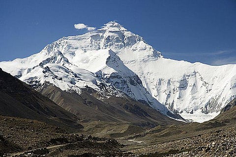 माउंट एवरेस्ट में इन्टरनेट{Unplash}
