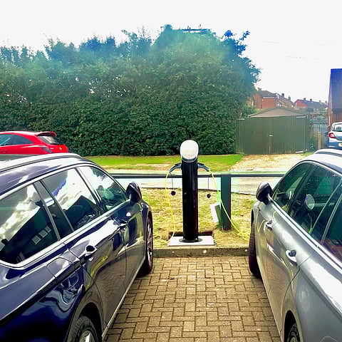 गुरुग्राम में खुला भारत का सबसे बड़ा इलेक्ट्रॉनिक वाहन चार्जिंग स्टेशन।(Twitter)