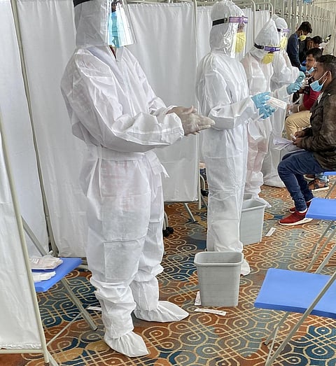 देशों से आने वाले यात्रियों को हवाई अड्डे पर आरटी-पीसीआर टेस्ट के लिए जाना होगा और सात दिनों के लिए होम क्वारंटीन अनिवार्य होगा।(Wikimedia Commons)