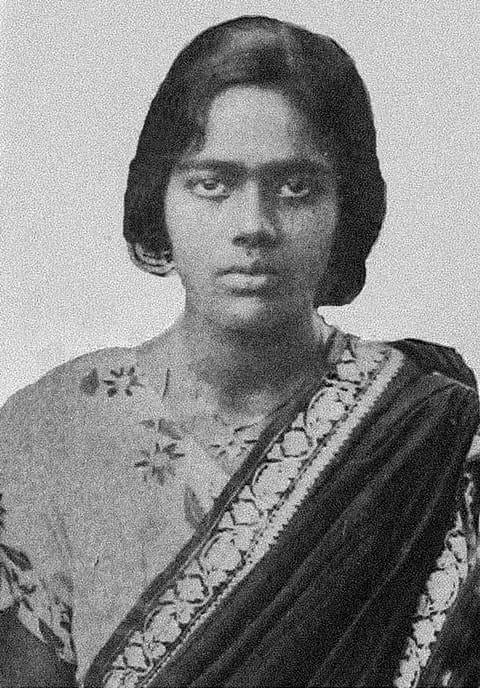 महिला क्रांतिकारी वीरकोन्या प्रीतिलता, बंगाल की पहली महिला शहीद थी (wikimedia commons)