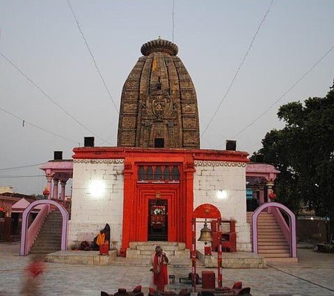 औरंगाबाद (Aurangabad) जिले के देव स्थित प्रसिद्ध सूर्य मंदिर| (Wikimedia Commons)