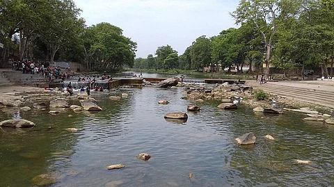 मंदाकिनी के प्राकृतिक स्वरूप पर संकट मंडराया हुआ है।(Wikimedia Commons)