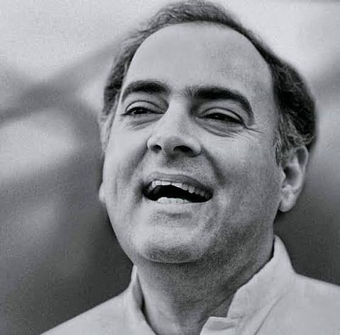 राजीव गांधी ने अपनी नई सोच के माध्यम से भारत को प्रगति की राह में बखूबी चलना सीखा दिया था। (Wikimedia Commons)
