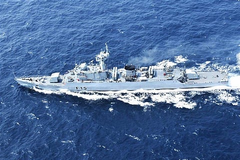 ऑक्सीजन लाने के लिए तीन और नौसैनिक जहाज बुधवार को कतर और कुवैत पहुंच गए। (Wikimedia Commons)