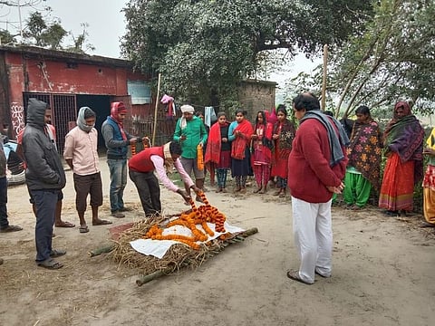 बिहार में वफादार ‘कुत्ते’ की निकाली गई अंतिम यात्रा, बनेगा स्मृति स्मारक