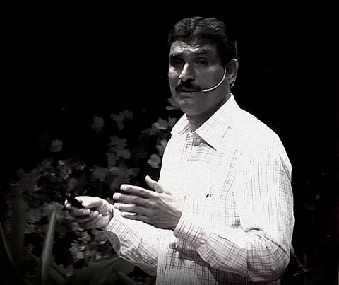 हिवरे बाज़ार गांव की काया-कल्प बदलने वाले पोपट राव पवार।