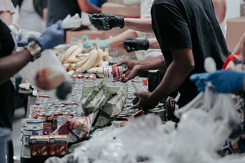 यह चैरिटी हर दिन भारत में 18 लाख स्कूलों के लिए भोजन तैयार करती है। (Unsplash)