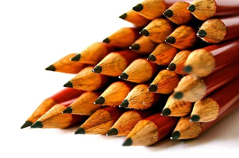 मंजूर अहमद अली पेंसिल ब्लॉक बनाने का काम करते हैं। (सांकेतिक चित्र, Pixabay)