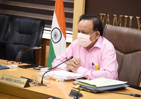 केंद्रीय स्वास्थ्य मंत्री हर्ष वर्धन ने अपने साप्ताहिक वेबिनार ‘संडे संवाद’ में कोविड-19 वैक्सीन का ज़िक्र किया। (IANS, Twitter)