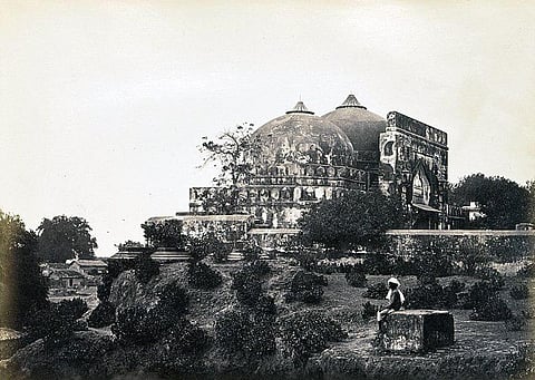 सिविल कोर्ट में पहला मुक़दमा 29 जनवरी 1885 को दायर किया गया था। (Wikimedia Commons)
