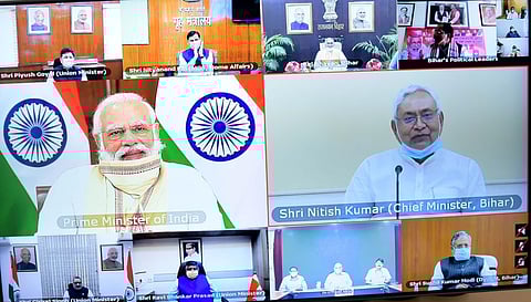 धानमंत्री नरेंद्र मोदी और बिहार के मुख्यमंत्री नितीश कुमार विडिओ कॉन्फ़्रेंसिंग के दौरान। (Nitish Kumar, Twitter)