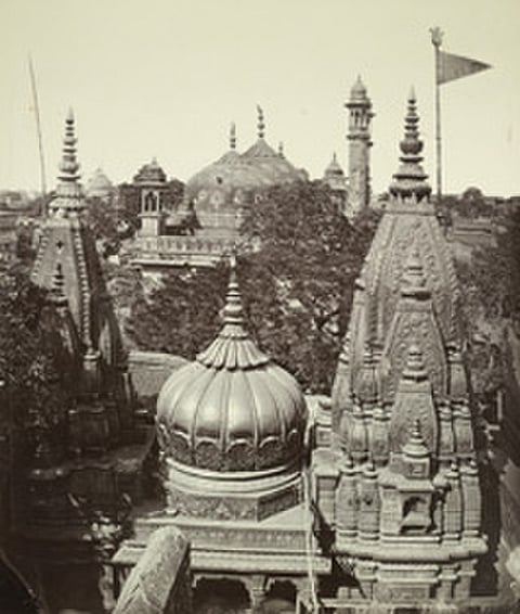 Kashi Vishwanath Temple को तोड़कर बनाया गया था मस्जिद (Wikimedia Commons)