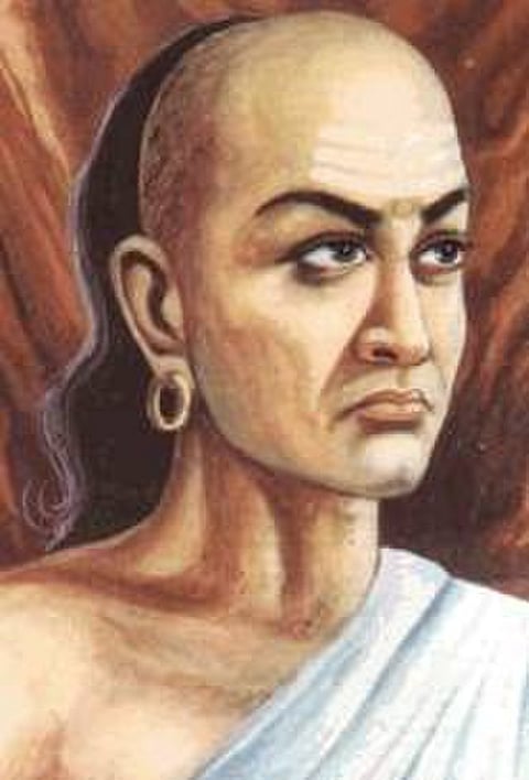 Chanakya Niti: ऐसे व्यक्ति से रहिए, दूर नहीं तो हो जाएंगे बर्बाद!