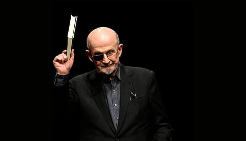 എല്ലാവരും ചോദിക്കുന്നത് ആക്രമണത്തെക്കുറിച്ച്; അതൊക്കെ ഞാന് അതിജീവിച്ചു: സല്മാന് റുഷ്ദി