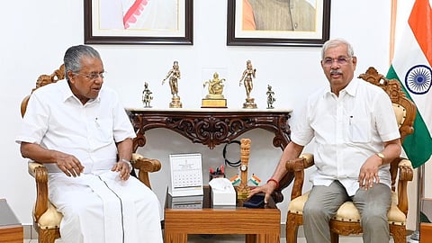 പിണറായി വിജയൻ, രാജേന്ദ്ര അർലേക്കർ