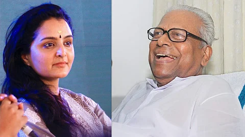 Manju Warrier, V S Achuthanandan