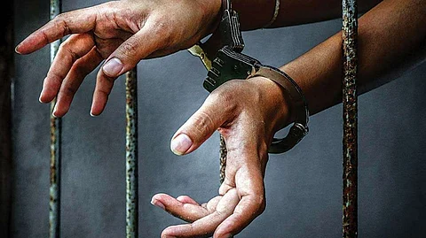സഹോദരന്റെ കുട്ടികളെ ക്രൂരമായി അടിച്ചും കുത്തിയും കൊലപ്പെടുത്തി യുവാവ്.