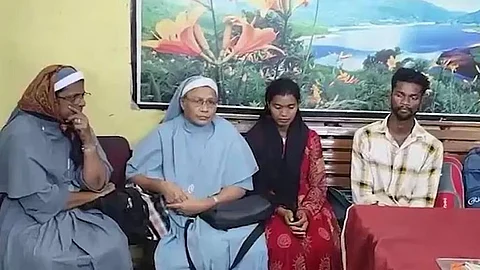 ജ്യേതി ശർമ്മക്ക് എതിരെ പരാതി നൽകി കന്യാസ്ത്രീകളുടെ കൂടെയുള്ള പെൺകുട്ടികൾ.