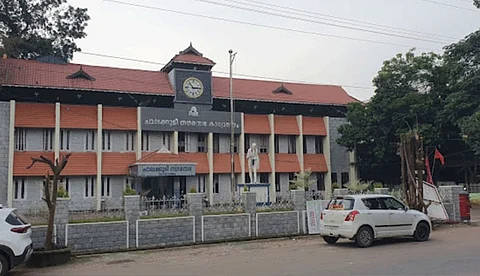 തദ്ദേശപ്പോര് | പ്രാദേശിക തര്ക്കങ്ങളും ഗ്രൂപ്പ് പോരും യുഡിഎഫിനുള്ളില് വിള്ളല് വീഴ്ത്തിയ ചാലക്കുടി, വികസന മുരടിപ്പ് മുതലെടുക്കാന് എല്ഡിഎഫ്