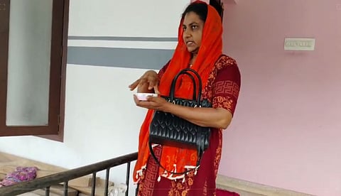 കെഎസ്ആര്ടിസി ബസില് യാത്രചെയ്യവെ 20 പവന് സ്വര്ണം നഷ്ടമായി; പരാതിയുമായി വീട്ടമ്മ