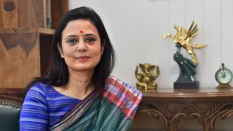 ''വിഡ്ഢികള്ക്ക് അത് മനസിലാകില്ല'', അമിത് ഷായ്ക്കെതിരായ 'തലയറുക്കല്' പരാമര്ശത്തില് ബിജെപിയെ പരിഹസിച്ച് മഹുവ മൊയ്ത്ര