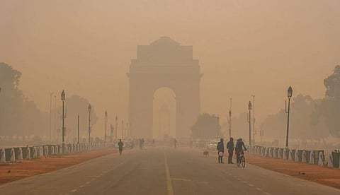ഡല്ഹിയില് വായു ഗുണനിലവാരം കുറഞ്ഞു; ദീപാവലി അടുക്കെ നിയന്ത്രണങ്ങള് കടുപ്പിച്ചു