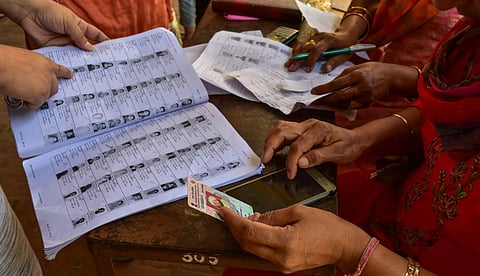 ഹാജരാക്കേണ്ടത് തെരഞ്ഞെടുപ്പ് കമ്മീഷന് നിര്ദേശിക്കുന്ന 12 രേഖകളില് ഒന്ന്; നവംബര് നാല് മുതല് കേരളത്തില് എസ്ഐആര് നടപടികള് ആരംഭിക്കും